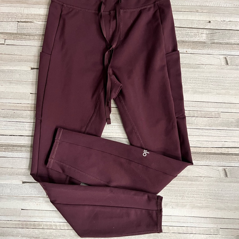 High-Waist Checkpoint Legging - Cranberry | Alo Yoga